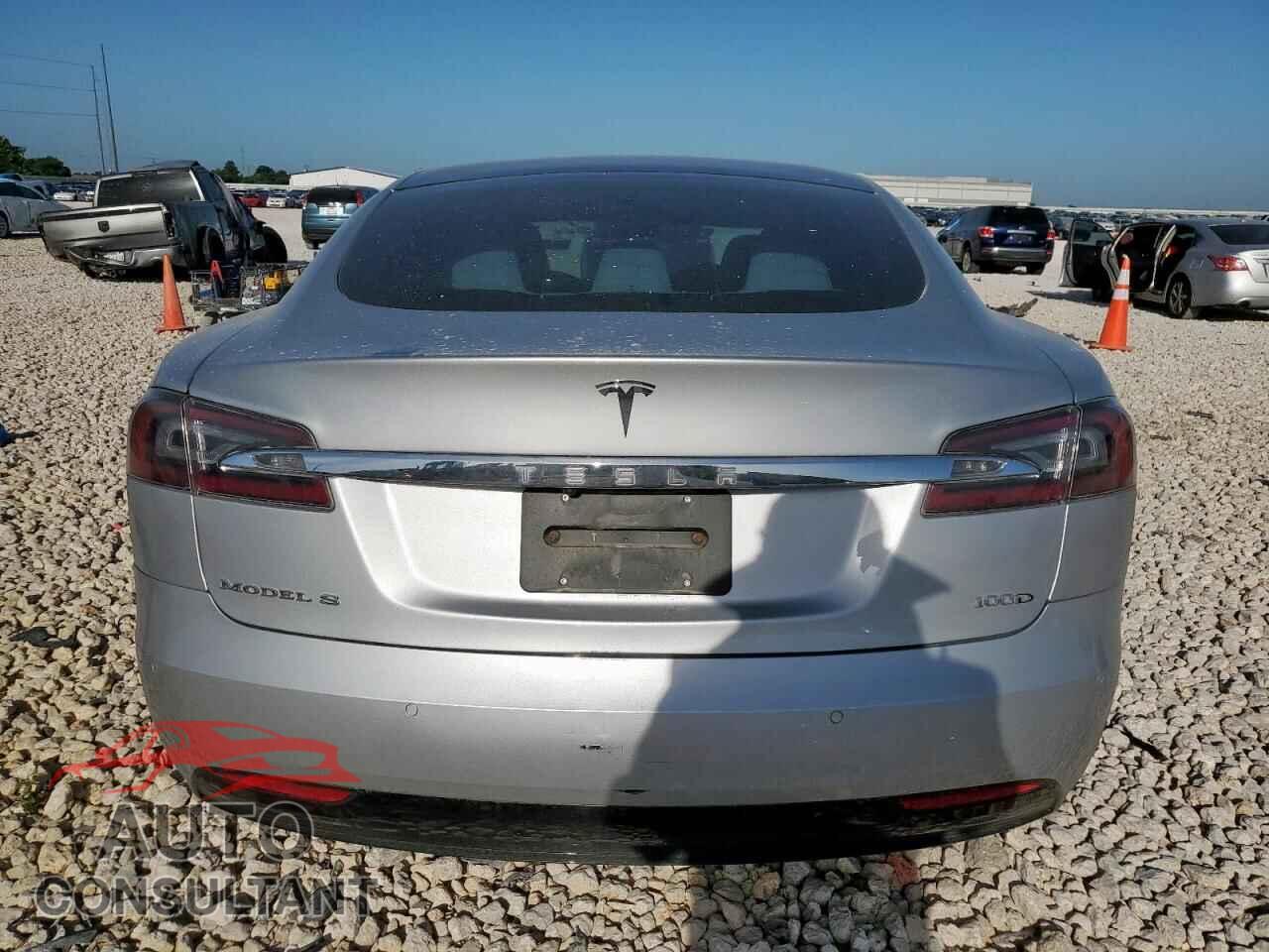 TESLA MODEL S 2017 - 5YJSA1E28HF200952