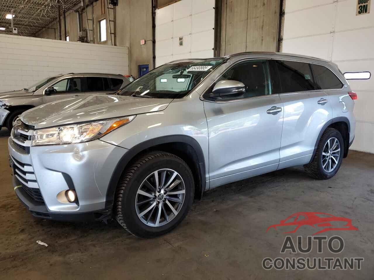 TOYOTA HIGHLANDER 2018 - 5TDJZRFHXJS800315