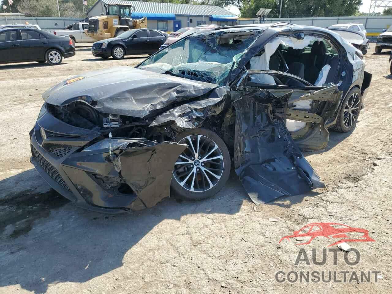 TOYOTA CAMRY 2018 - 4T1B11HK8JU113315