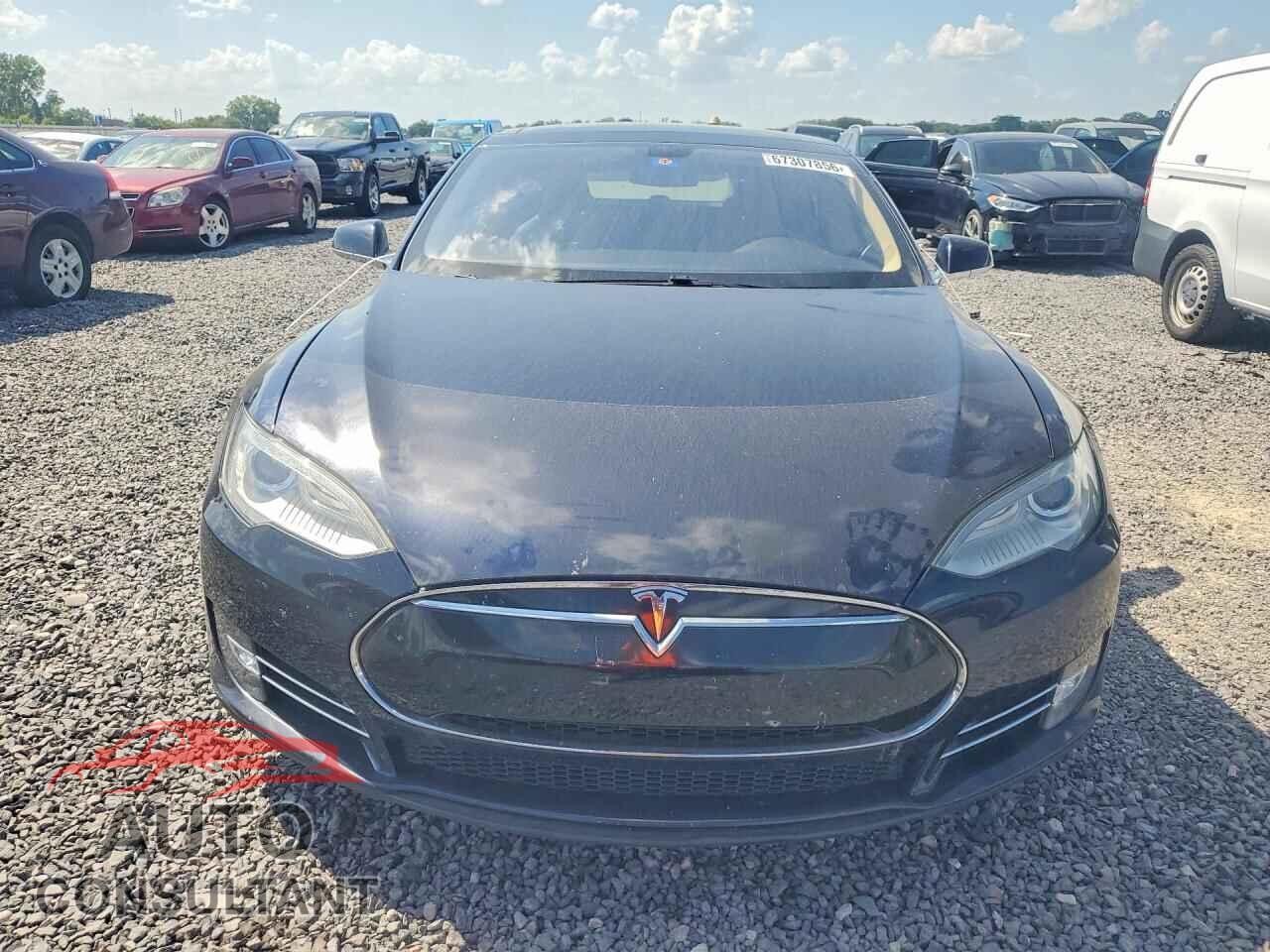 TESLA MODEL S 2013 - 5YJSA1CN2DFP04534