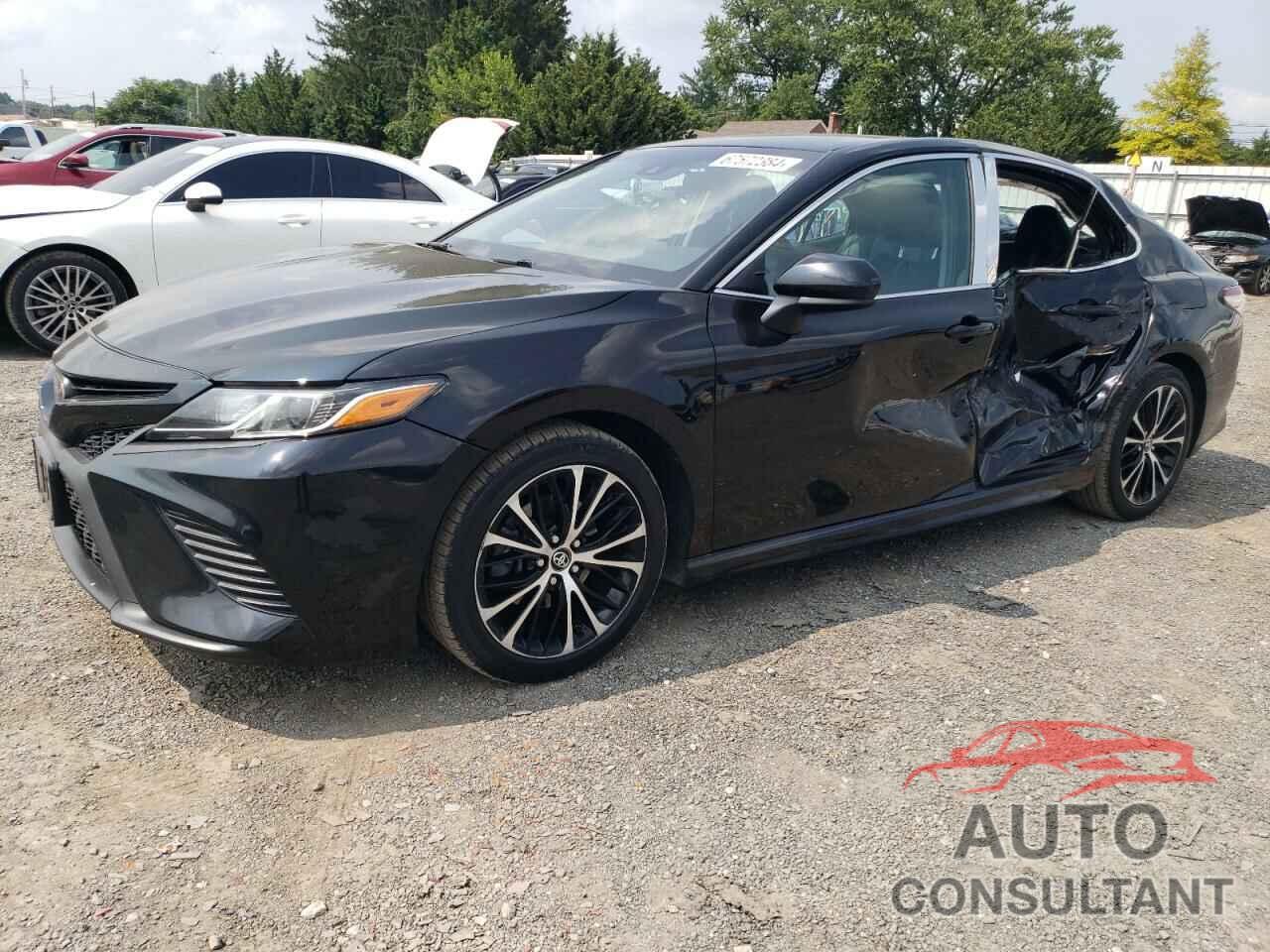 TOYOTA CAMRY 2018 - 4T1B11HK4JU067773