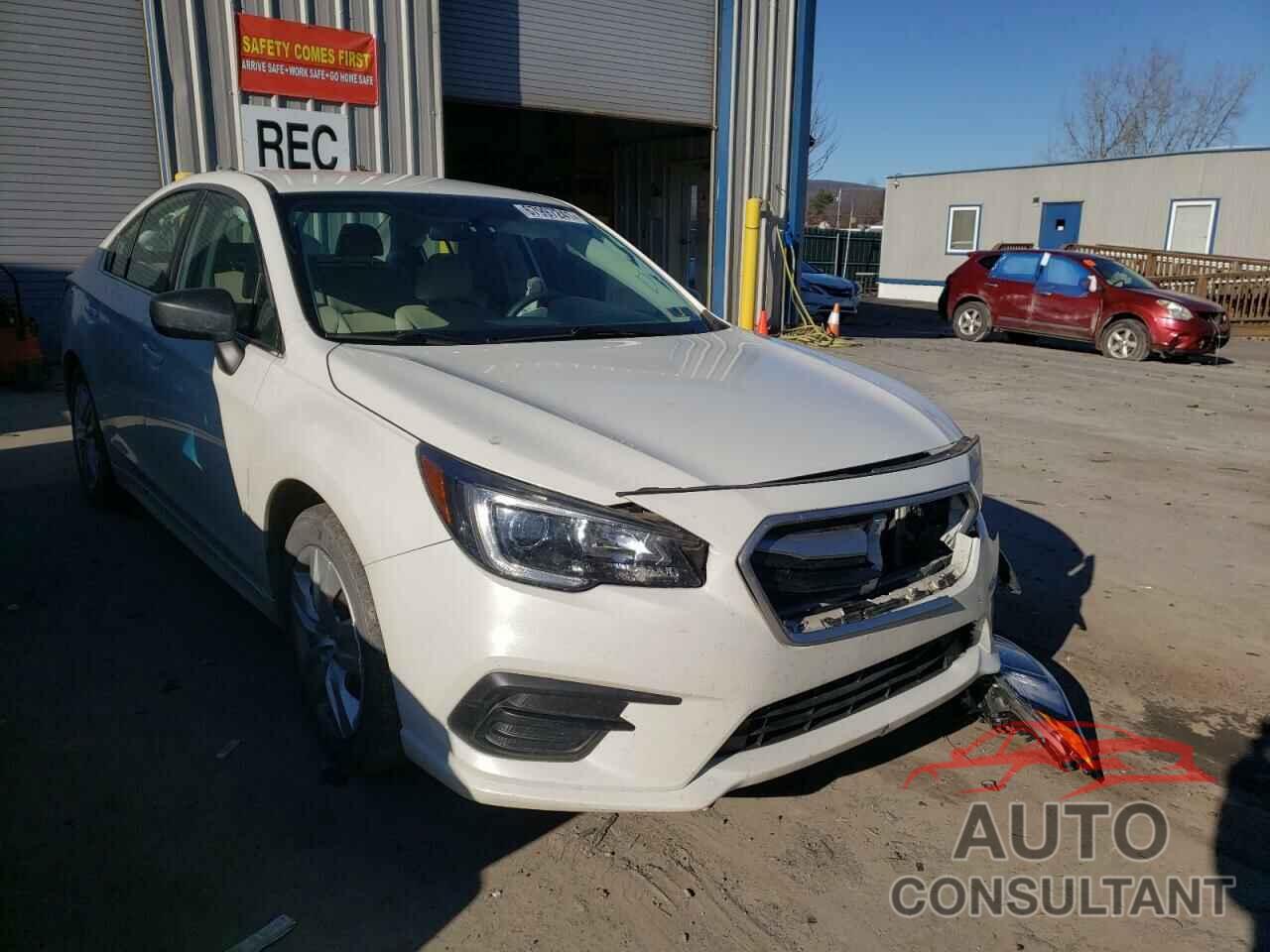 SUBARU LEGACY 2018 - 4S3BNAA66J3015377