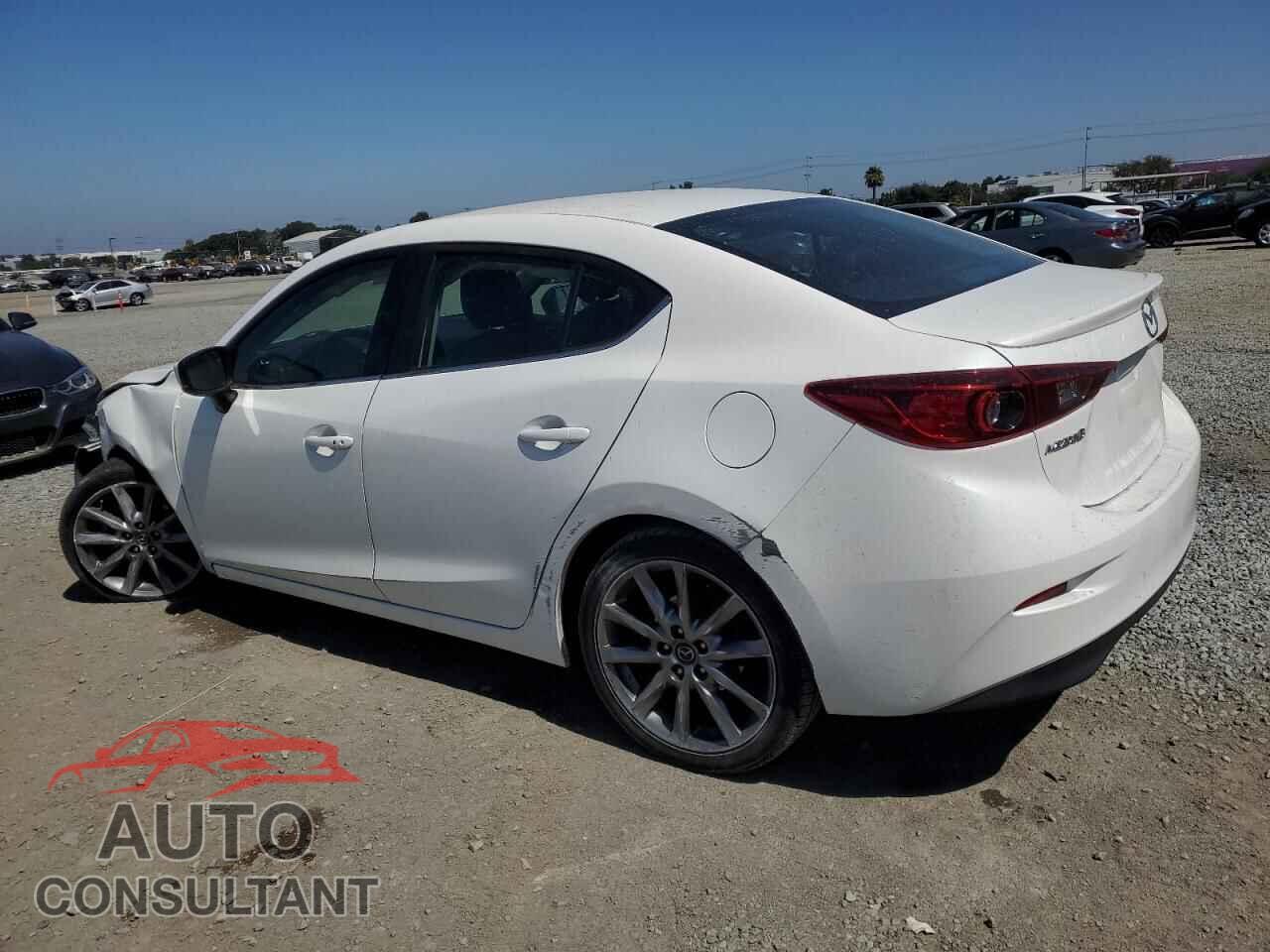 MAZDA 3 2018 - 3MZBN1V34JM202192