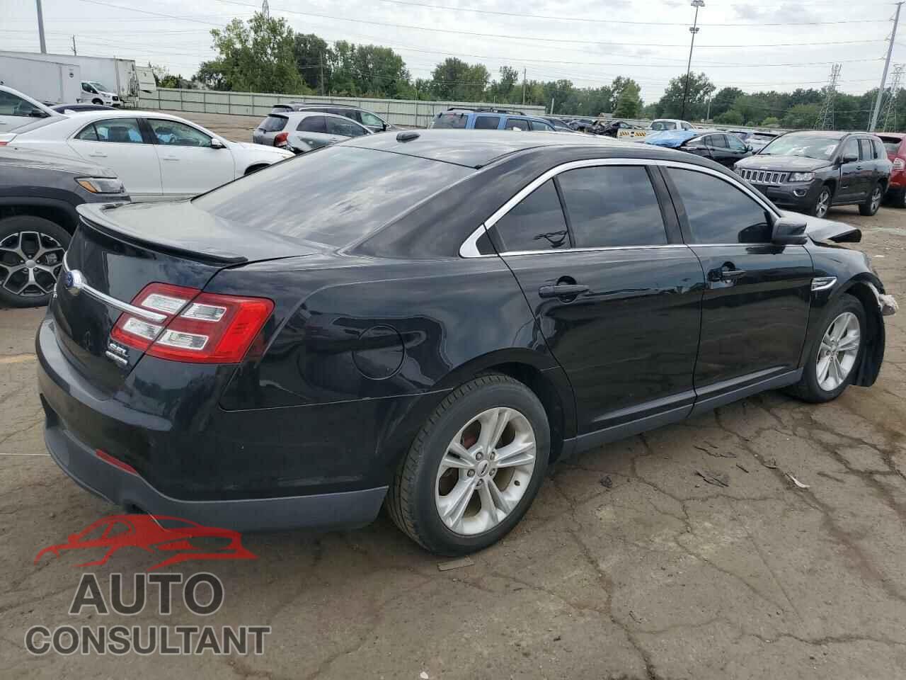 FORD TAURUS 2018 - 1FAHP2E81JG126830