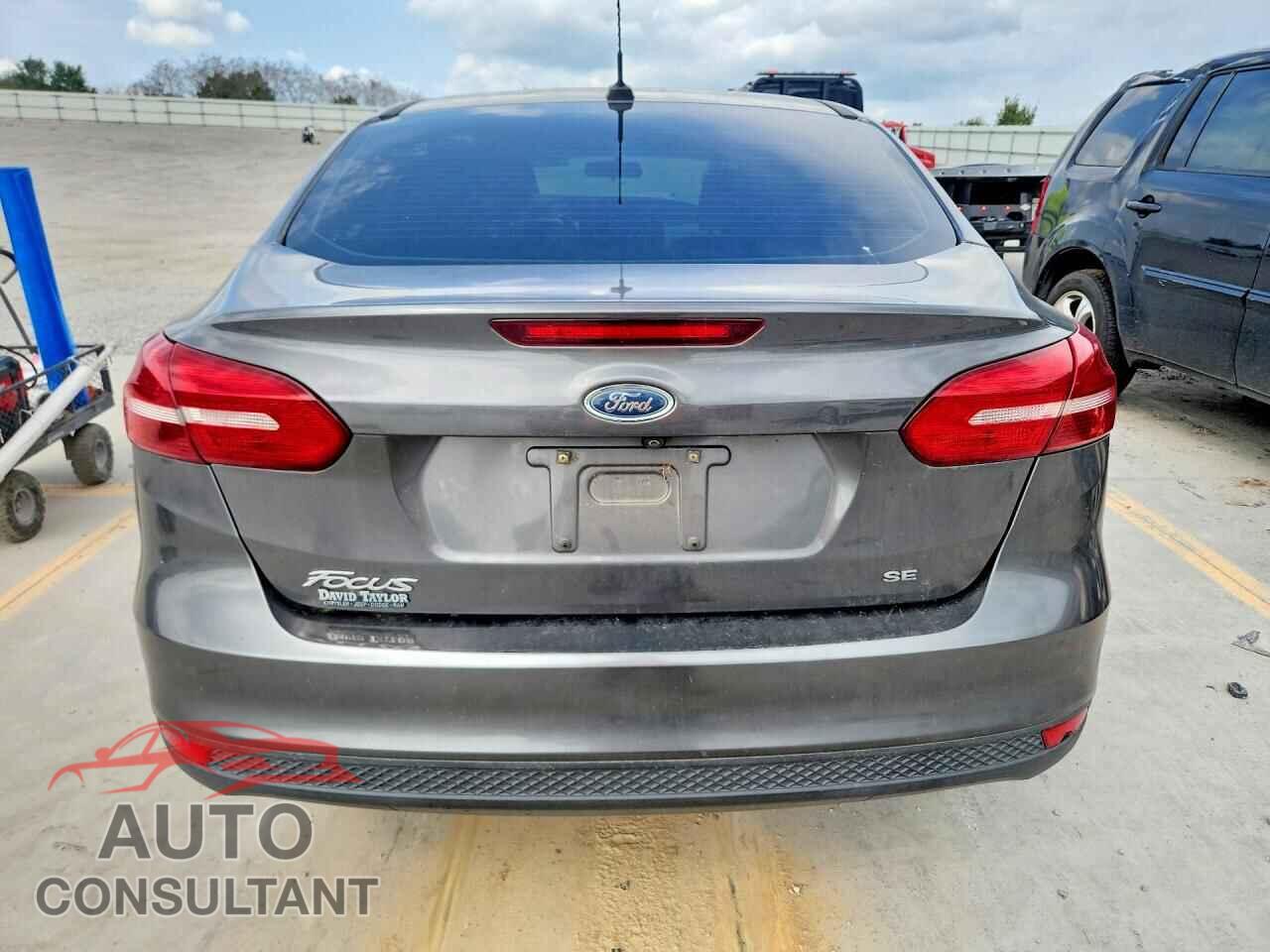 FORD FOCUS 2018 - 1FADP3F29JL328482