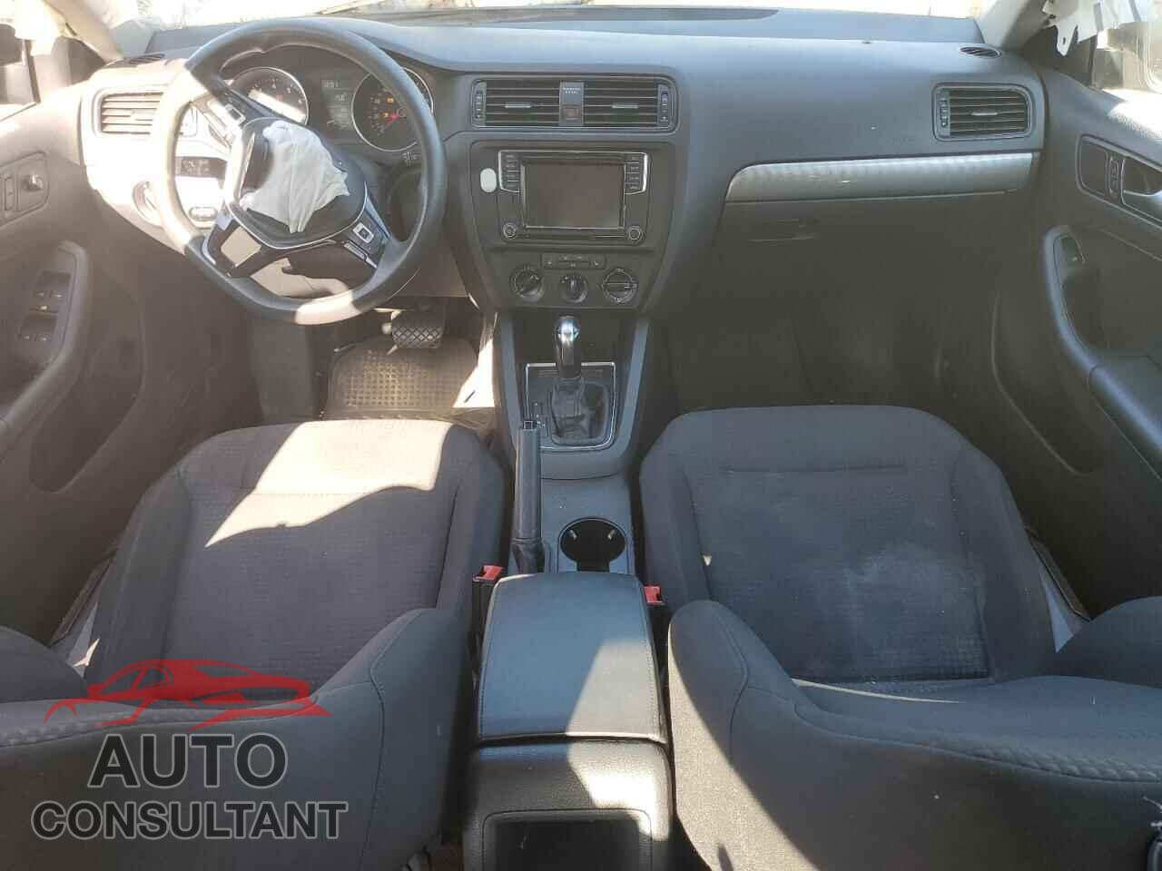 VOLKSWAGEN JETTA 2017 - 3VW2B7AJ9HM215465