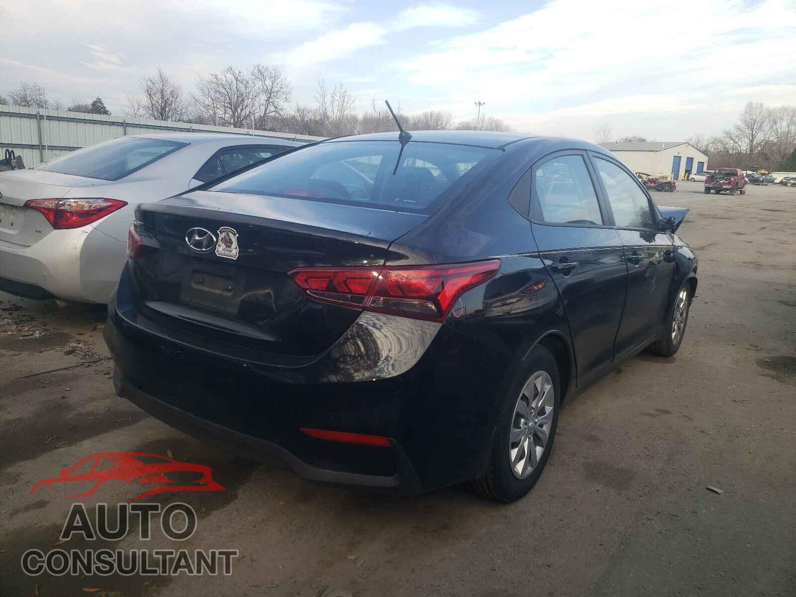 HYUNDAI ACCENT 2018 - 3KPC24A33JE012921