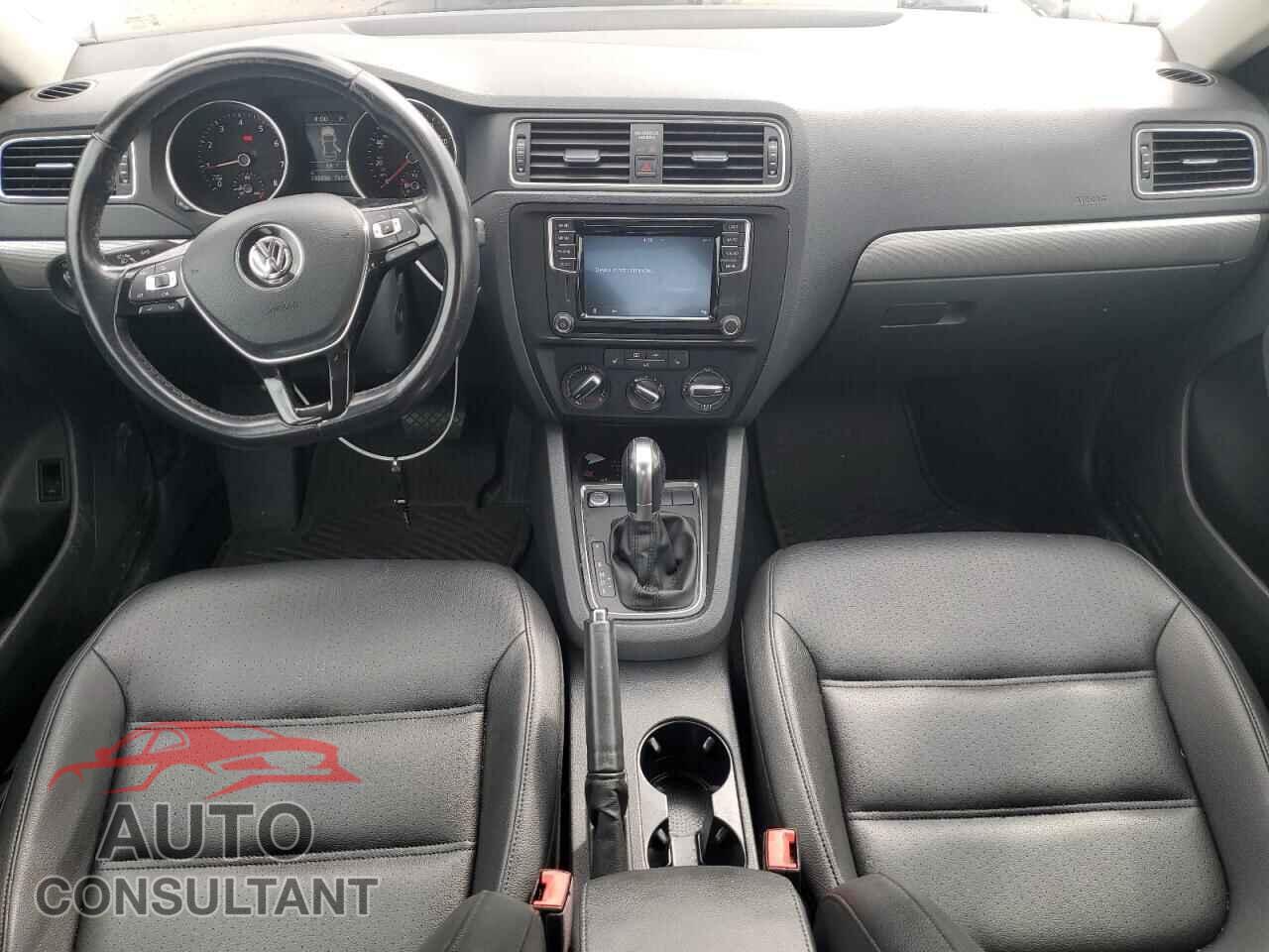 VOLKSWAGEN JETTA 2017 - 3VWDB7AJ0HM255295