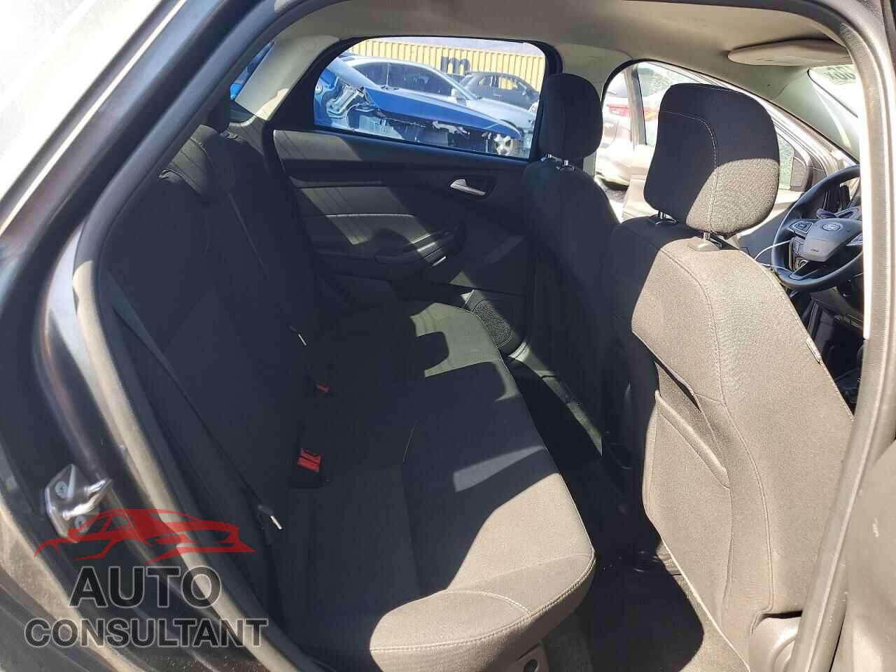 FORD FOCUS 2018 - 1FADP3FE9JL241160