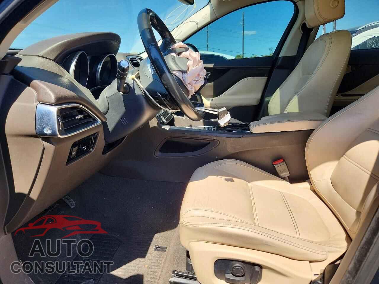 JAGUAR F-PACE 2018 - SADCK2GX3JA280907