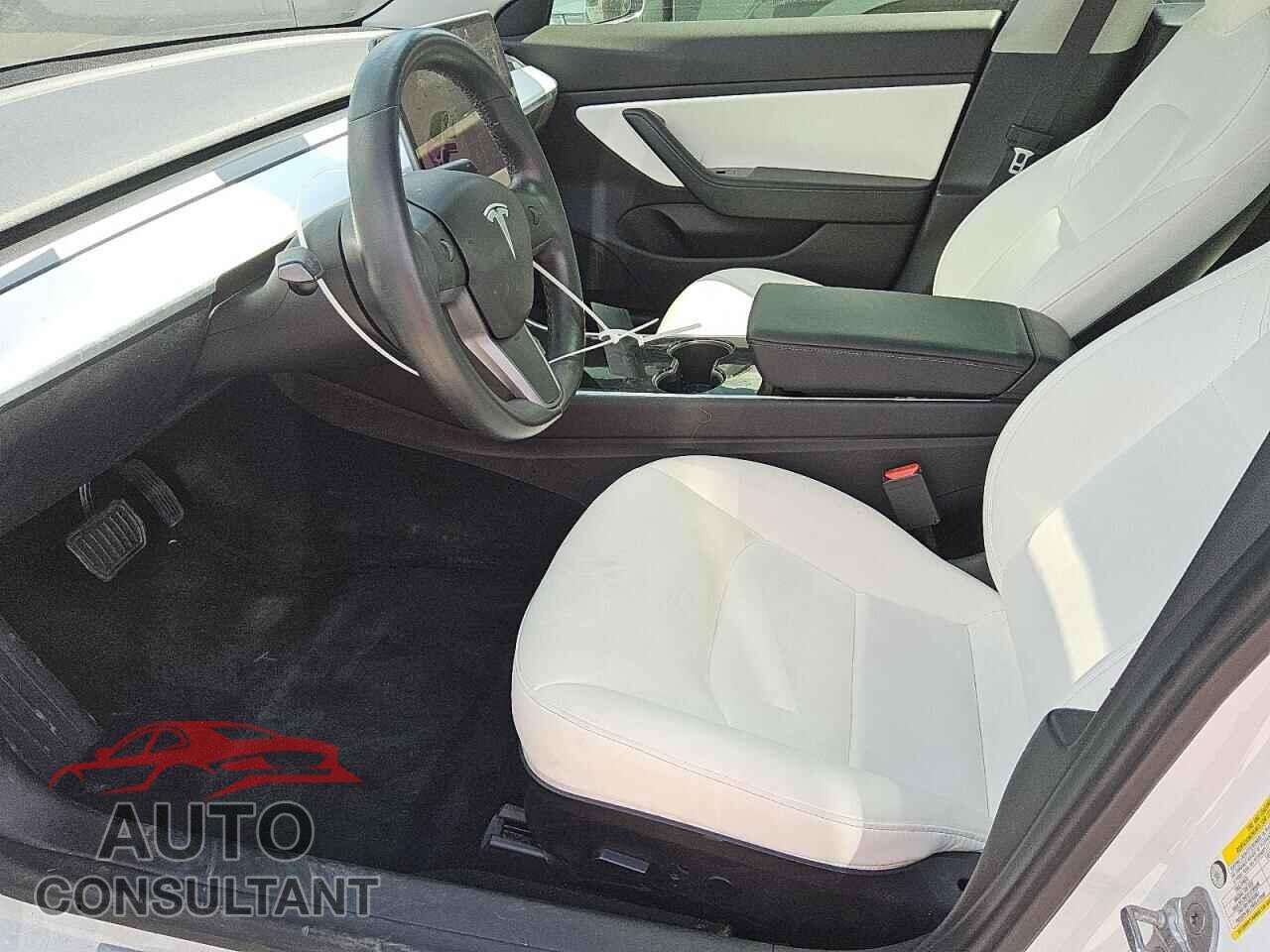 TESLA MODEL 3 2019 - 5YJ3E1EA2KF296293