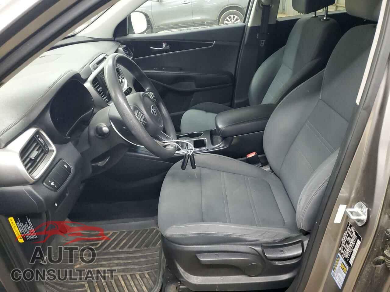 KIA SORENTO 2017 - 5XYPG4A55HG202575