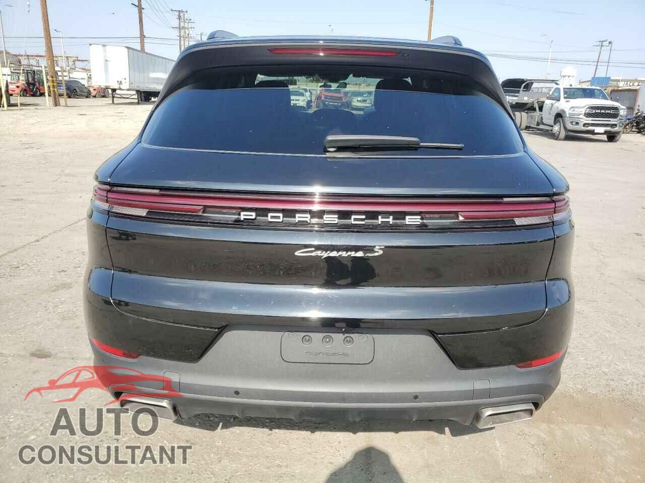 PORSCHE CAYENNE 2024 - WP1AA2AY2RDA03634