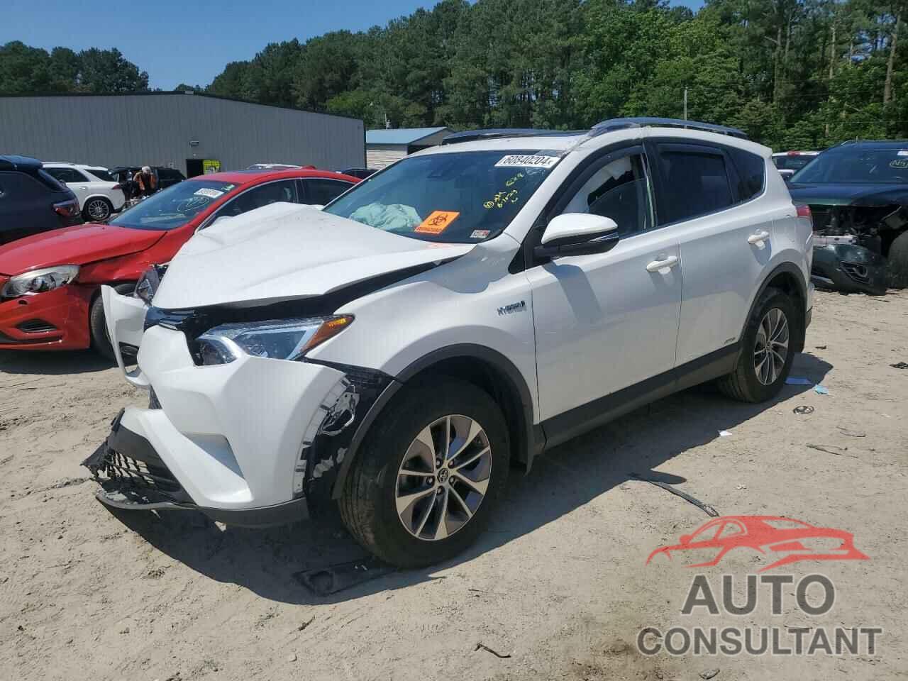 TOYOTA RAV4 2017 - JTMRJREV6HD096475