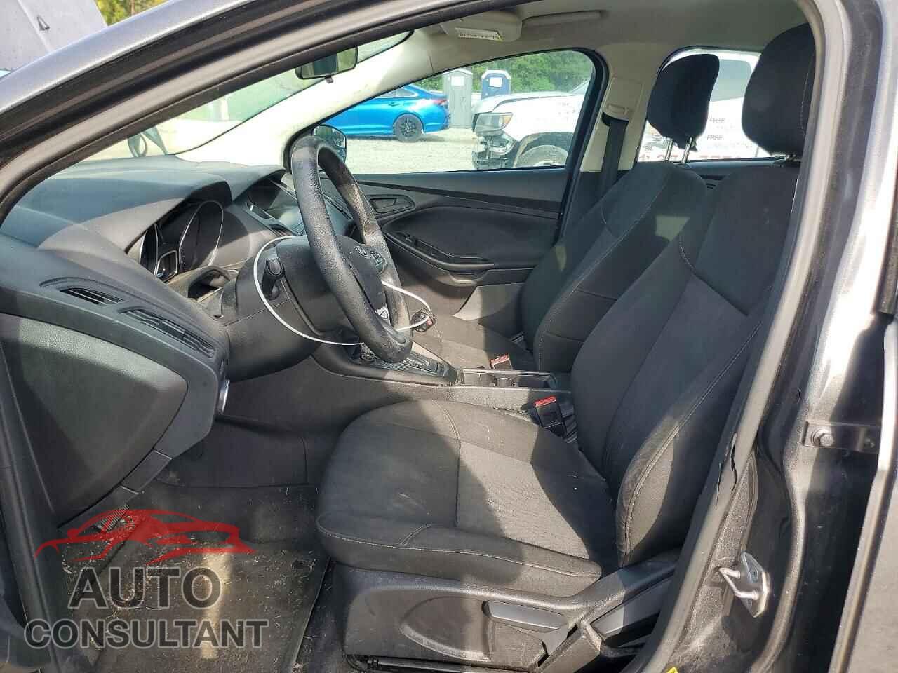 FORD FOCUS 2018 - 1FADP3E29JL325664