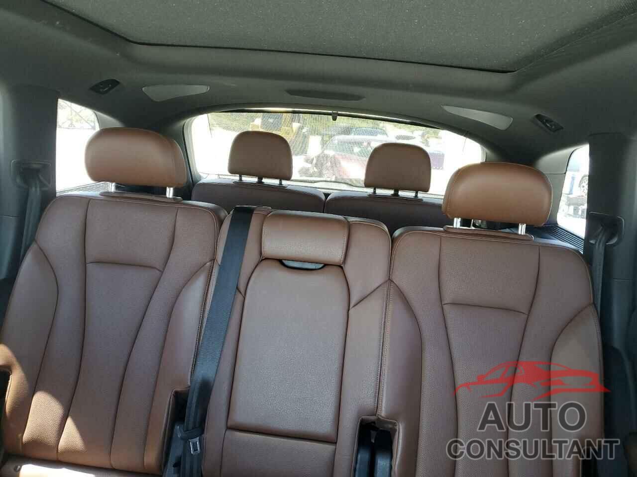 AUDI Q7 2018 - WA1VAAF77JD051304