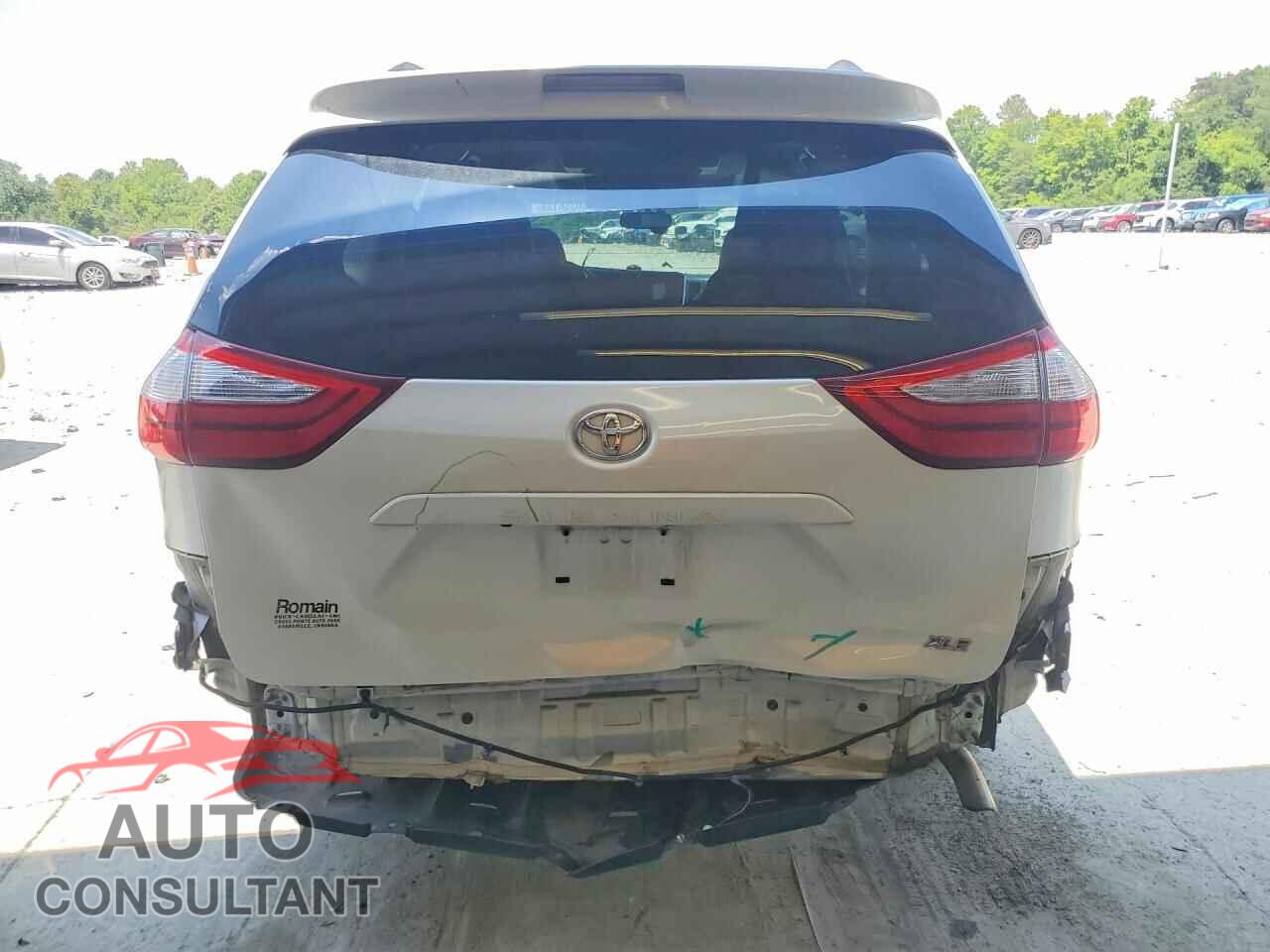TOYOTA SIENNA 2017 - 5TDYZ3DC7HS856483