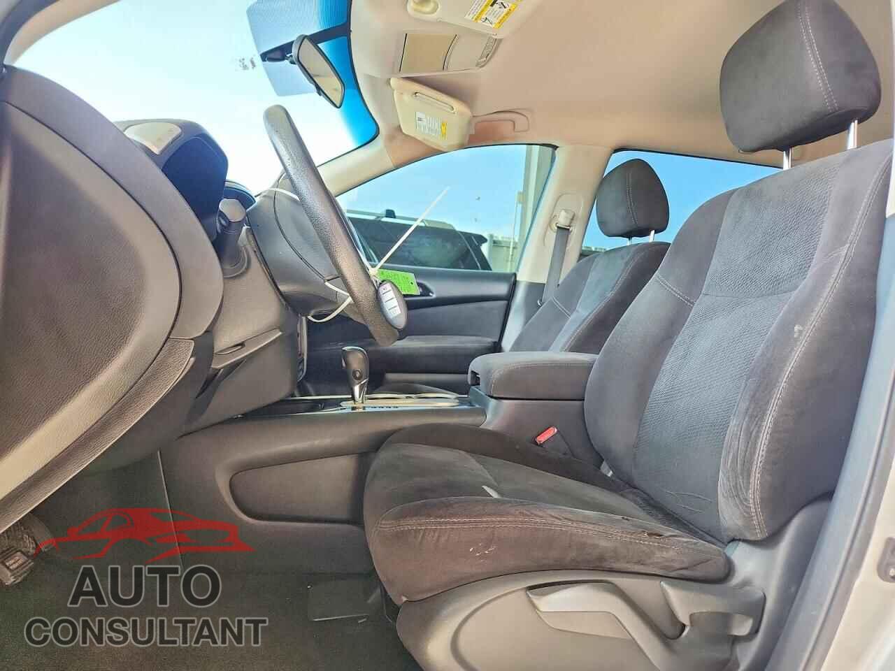 NISSAN PATHFINDER 2015 - 5N1AR2MN1FC615400