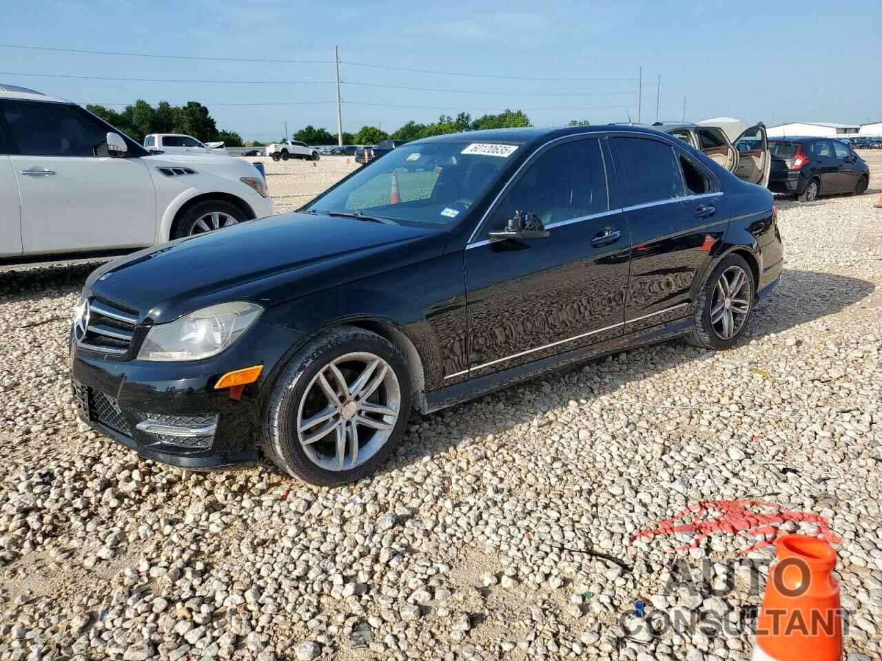 MERCEDES-BENZ C-CLASS 2014 - WDDGF4HB6EG216966