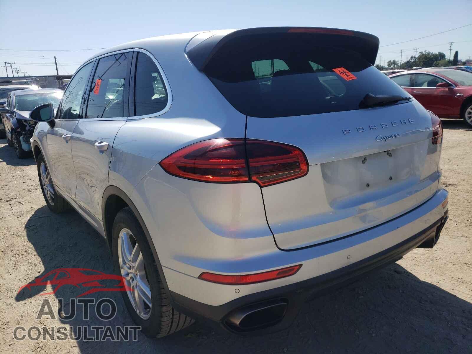 PORSCHE CAYENNE 2016 - WP1AA2A20GKA11557