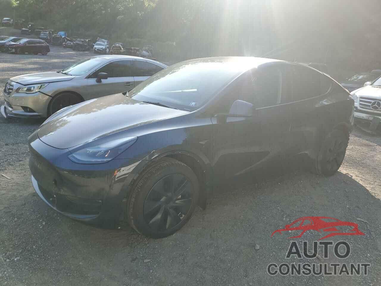 TESLA MODEL Y 2024 - 7SAYGDEE4RA299503