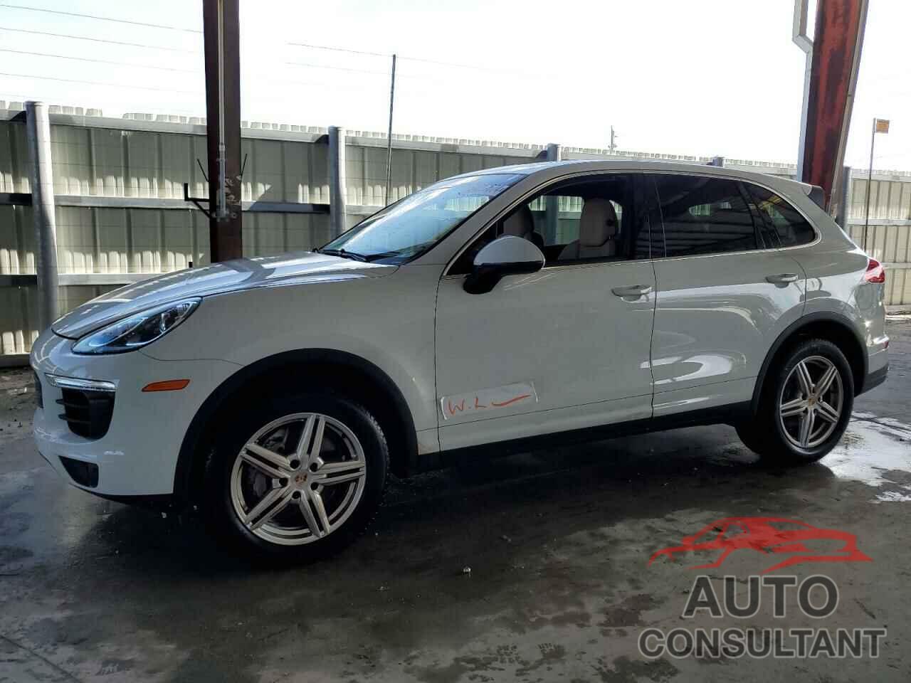 PORSCHE CAYENNE 2016 - WP1AA2A22GKA11317