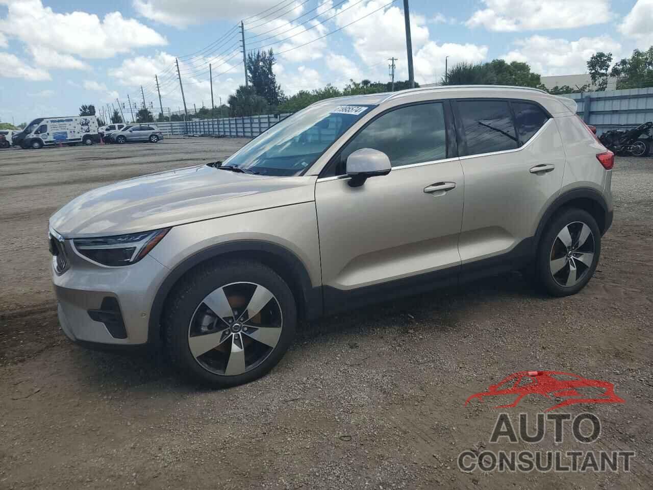 VOLVO XC40 2023 - YV4L12UF4P2938678