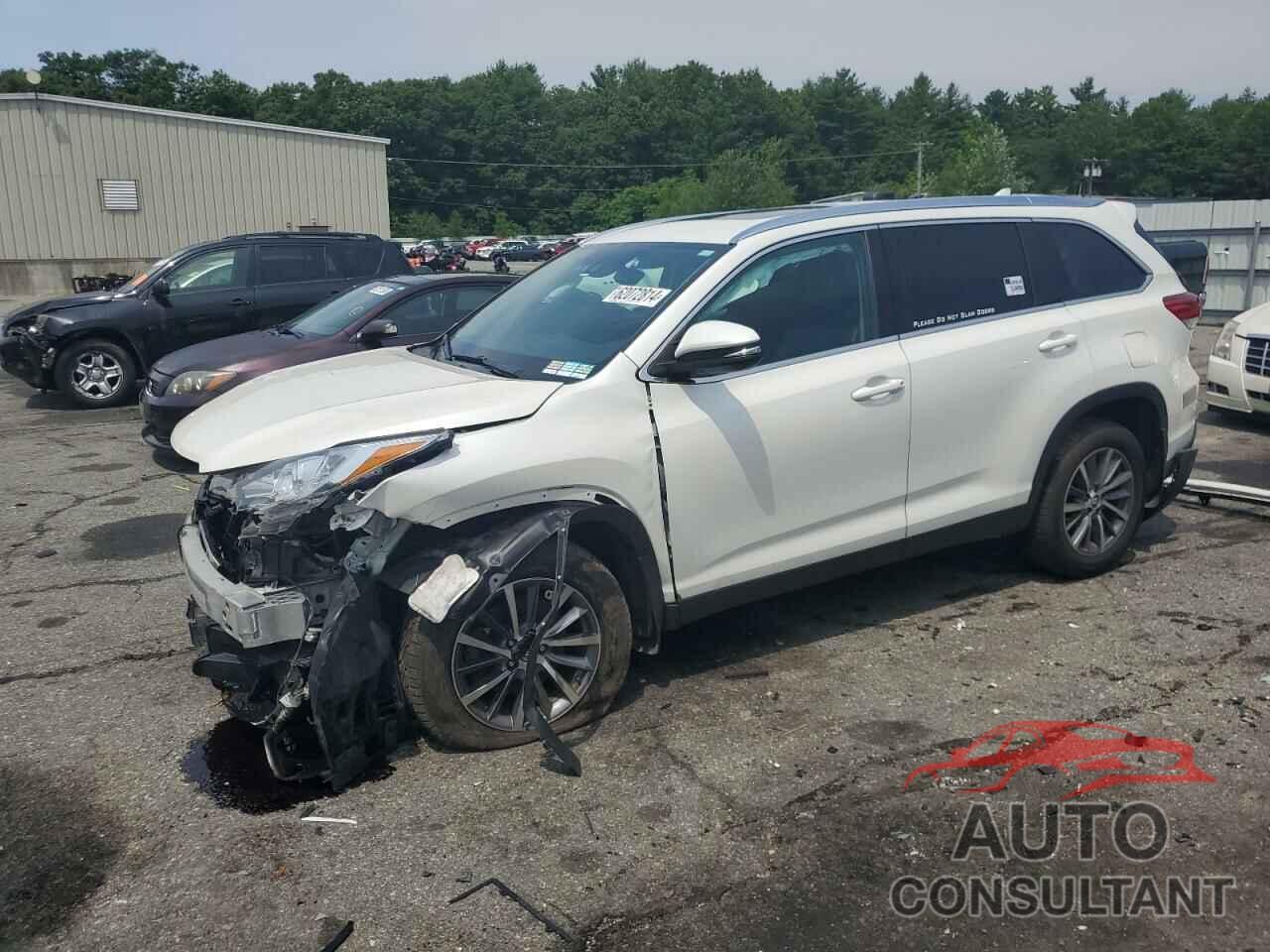 TOYOTA HIGHLANDER 2019 - 5TDJZRFH3KS570750