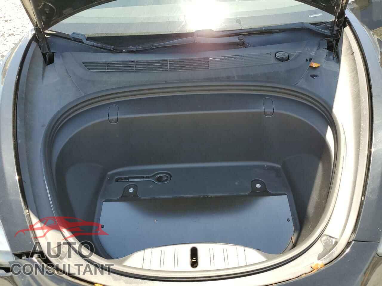 TESLA MODEL 3 2018 - 5YJ3E1EA4JF156681