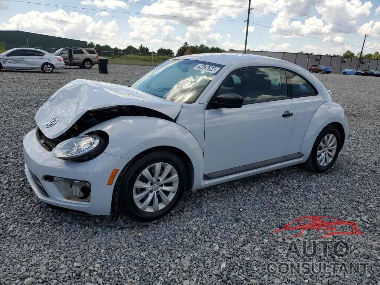 VOLKSWAGEN BEETLE 2018 - 3VWFD7AT0JM703383