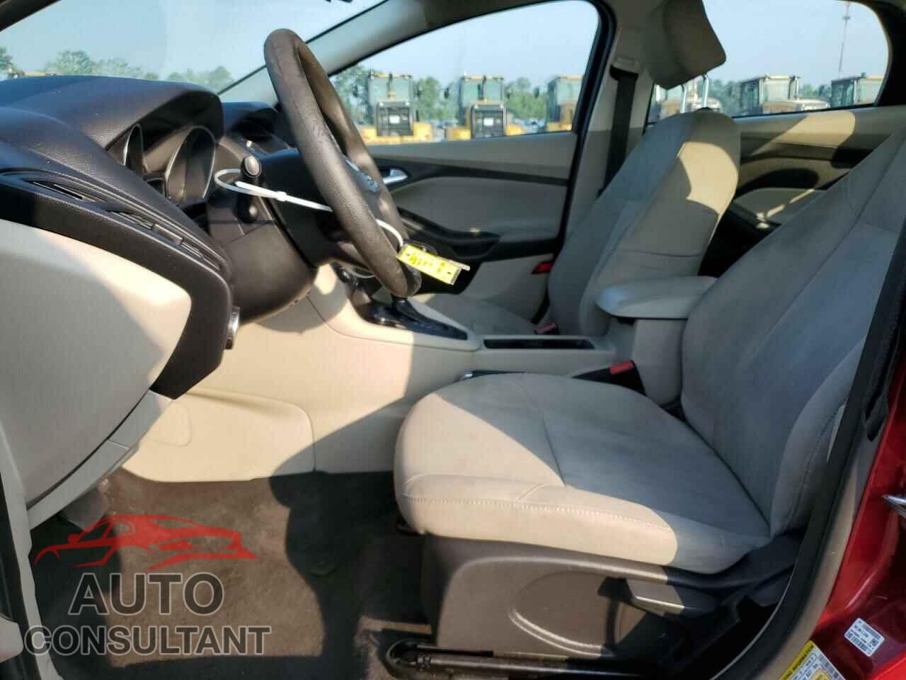 FORD FOCUS 2016 - 1FADP3F26GL300521