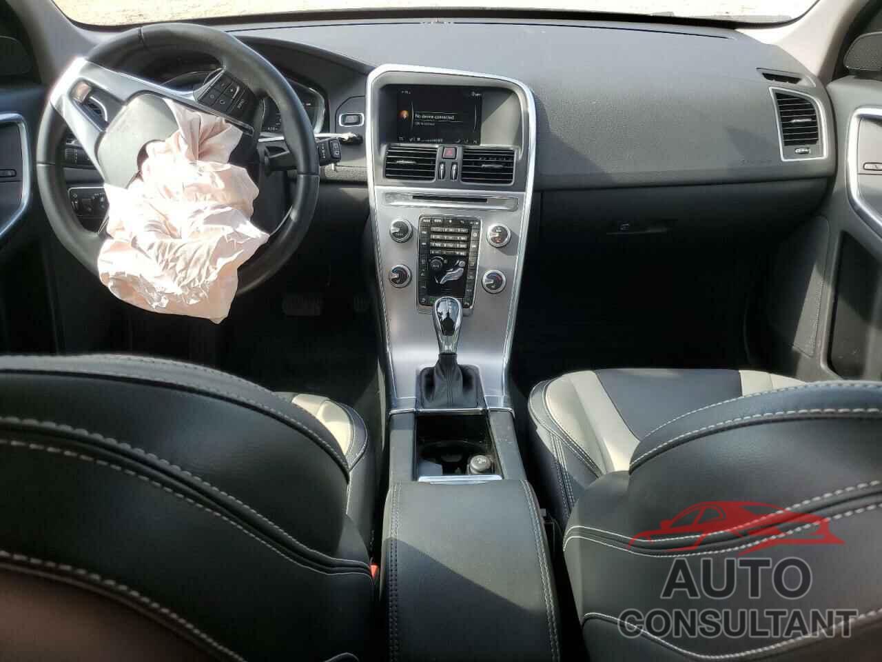 VOLVO XC60 2017 - YV440MDR8H2035593