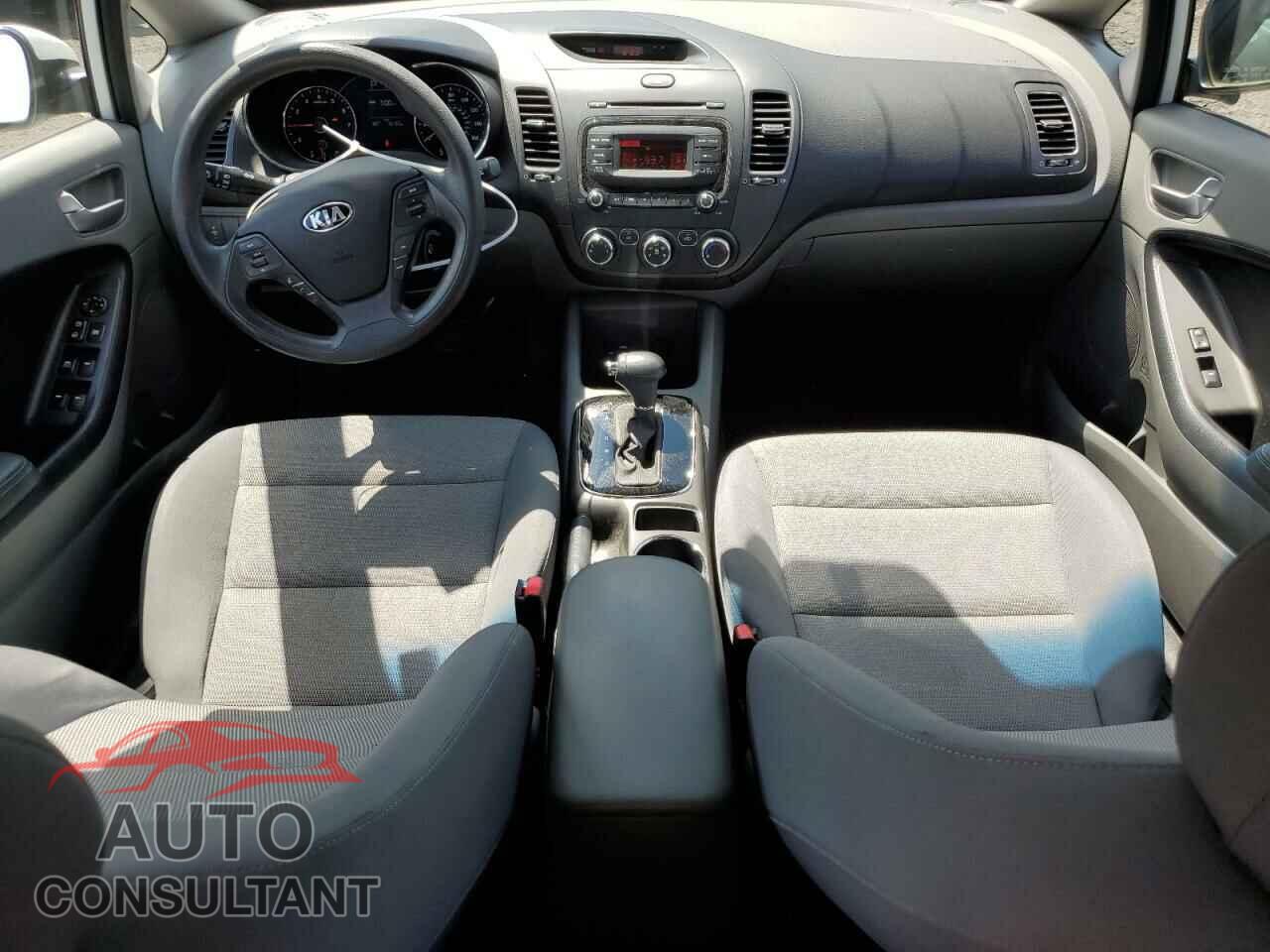 KIA FORTE 2017 - 3KPFK4A73HE104072