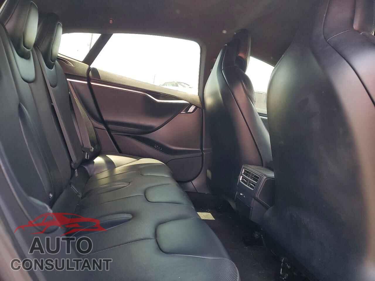 TESLA MODEL S 2017 - 5YJSA1E22HF181900