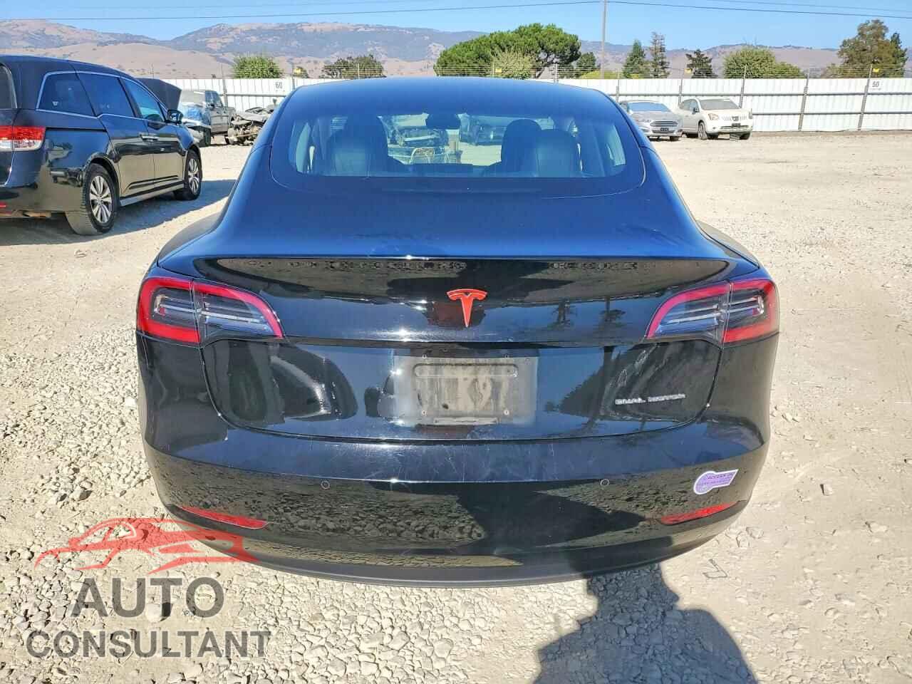 TESLA MODEL 3 2018 - 5YJ3E1EB6JF144184