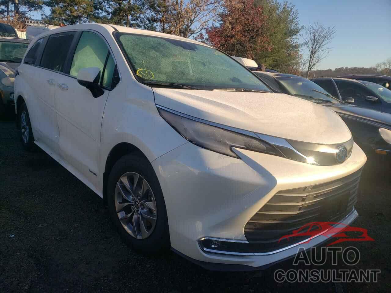 TOYOTA SIENNA 2021 - 5TDYSKFC8MS016668