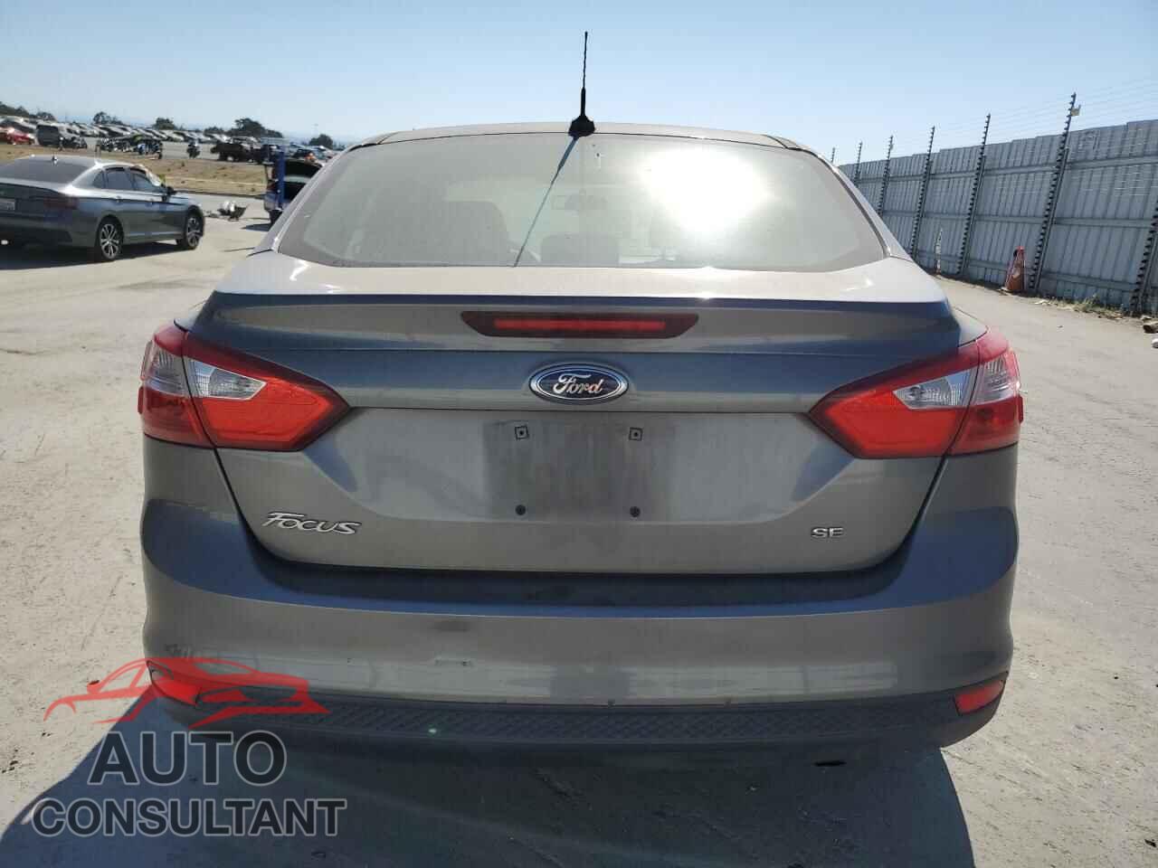 FORD FOCUS 2014 - 1FADP3F20EL432977