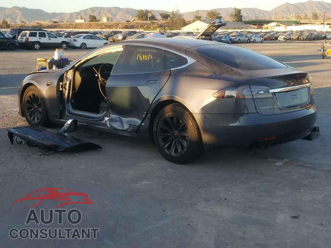 TESLA MODEL S 2018 - 5YJSA1E22JF296499