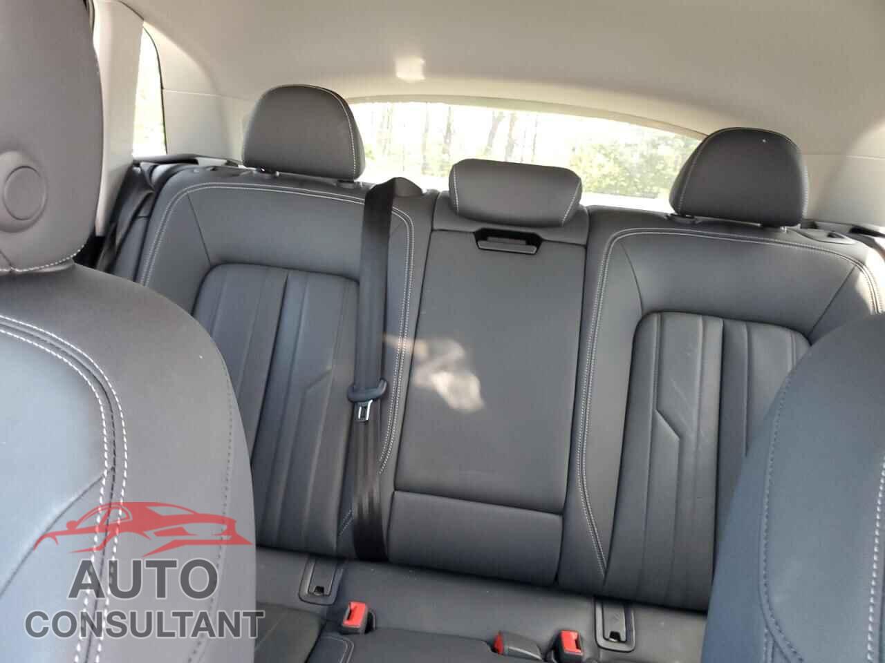 AUDI E-TRON 2019 - WA1LAAGE9KB005541