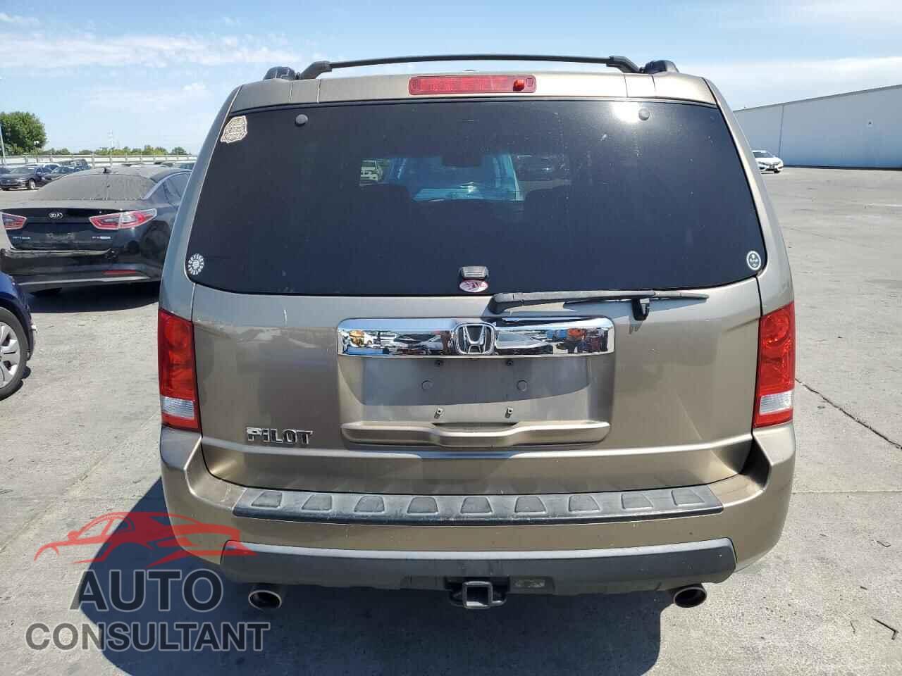 HONDA PILOT 2011 - 5FNYF3H66BB005560