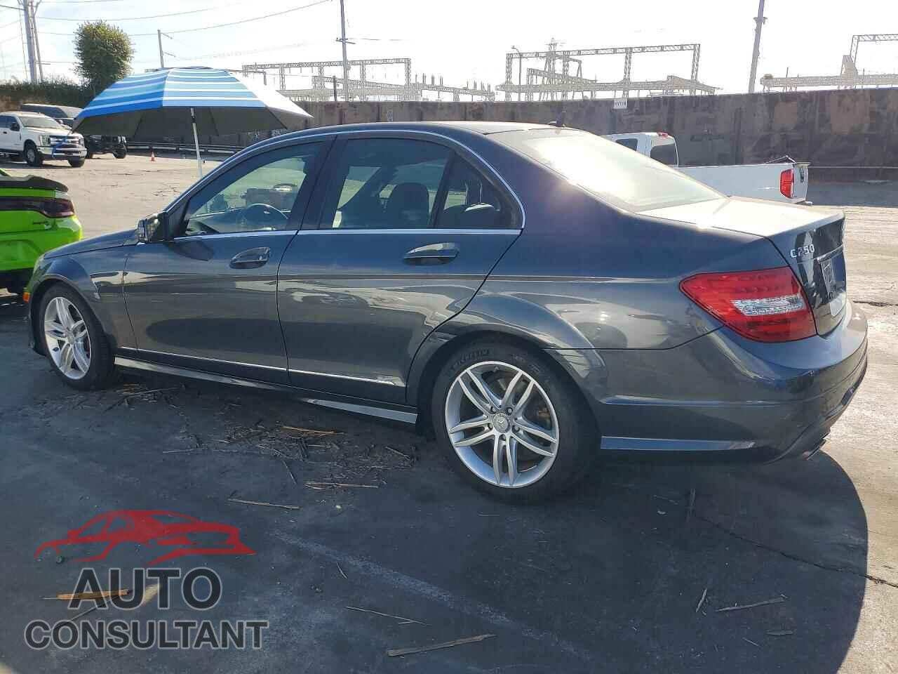 MERCEDES-BENZ C-CLASS 2013 - WDDGF4HB2DA778154