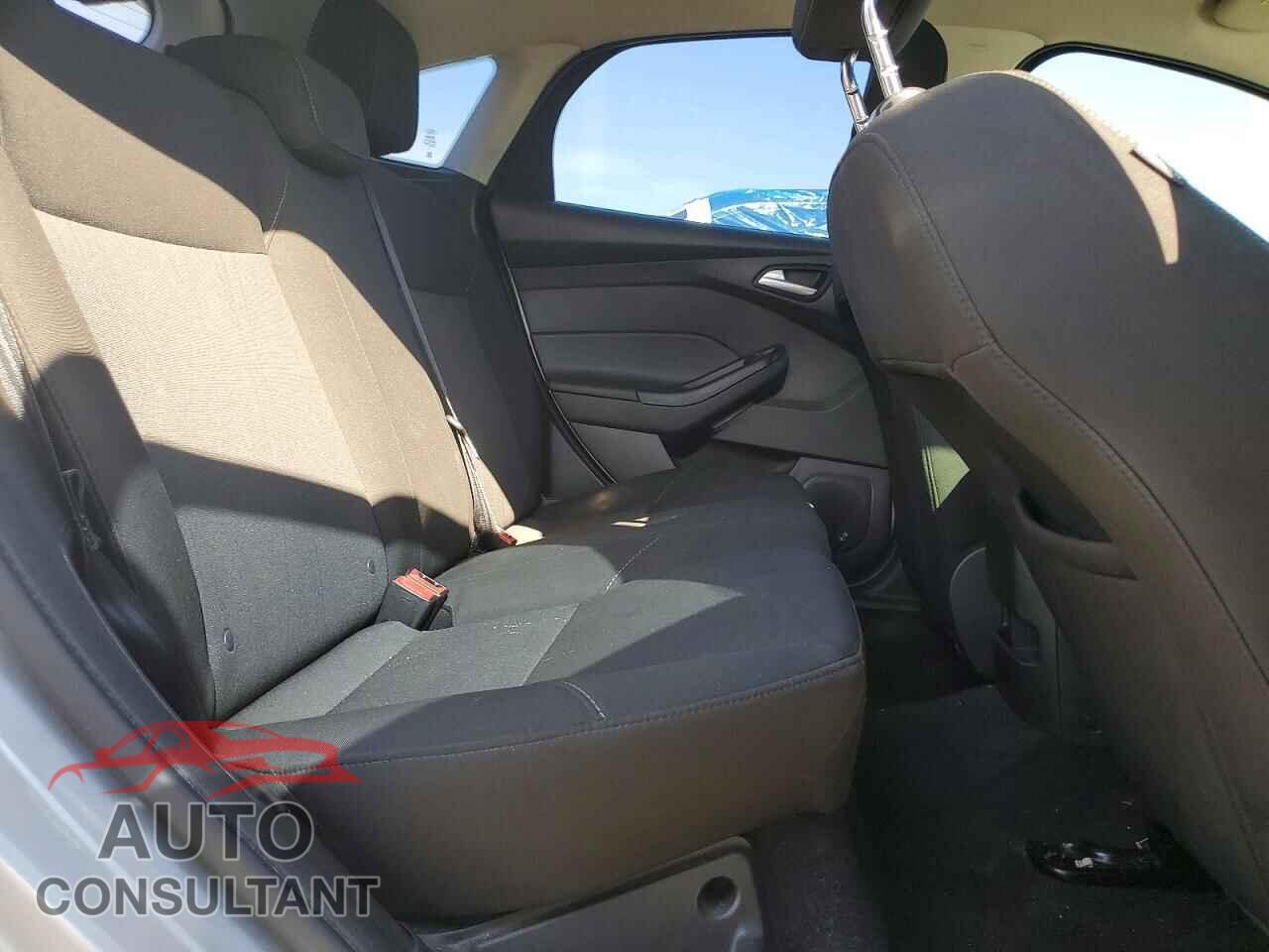 FORD FOCUS 2017 - 1FADP3M21HL290419