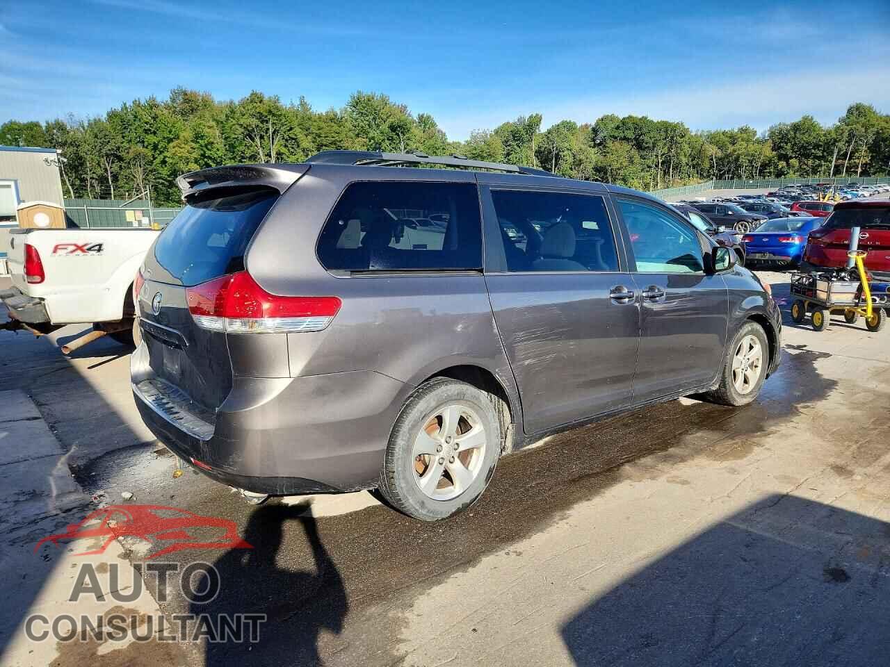 TOYOTA SIENNA 2013 - 5TDKK3DC8DS358233