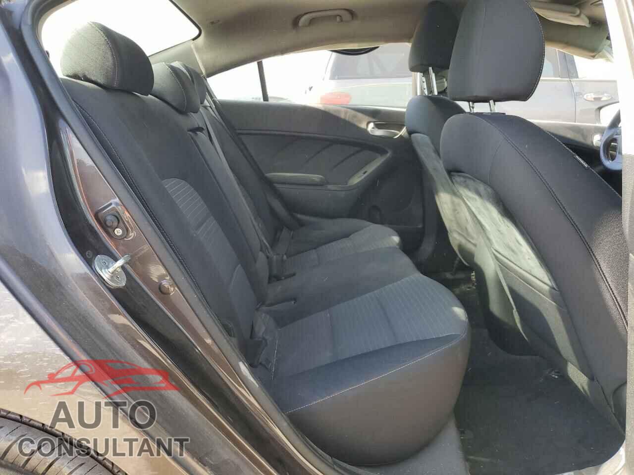 KIA FORTE 2017 - 3KPFL4A77HE032483