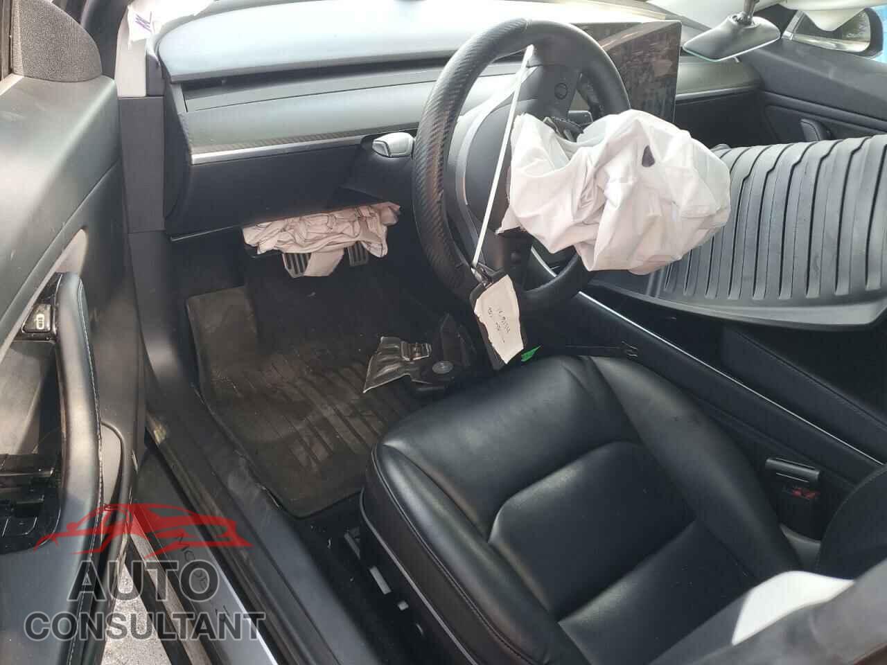 TESLA MODEL 3 2020 - 5YJ3E1EC7LF586743