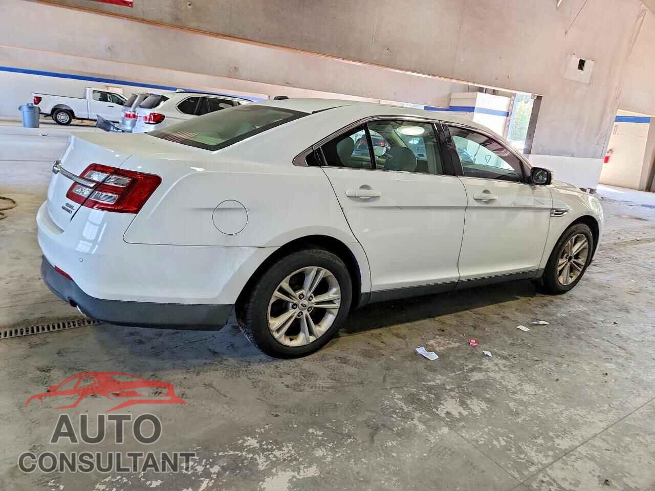 FORD TAURUS 2017 - 1FAHP2E84HG138156