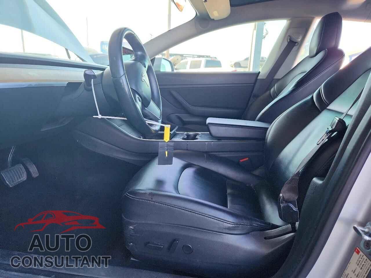 TESLA MODEL 3 2018 - 5YJ3E1EA0JF007037