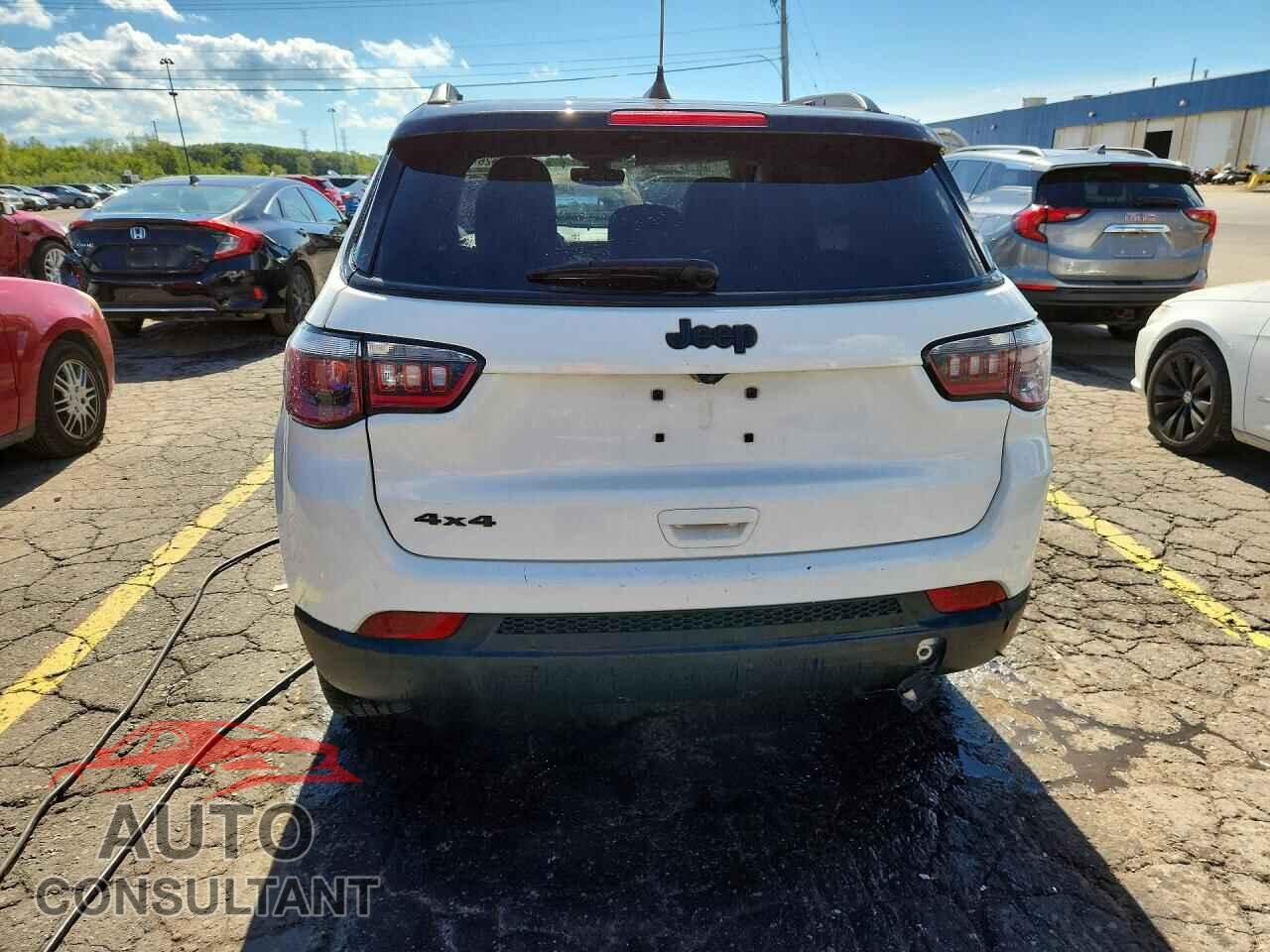 JEEP COMPASS 2018 - 3C4NJDBB8JT453490