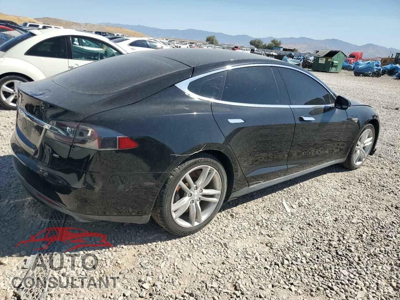 TESLA MODEL S 2013 - 5YJSA1DN6DFP15566