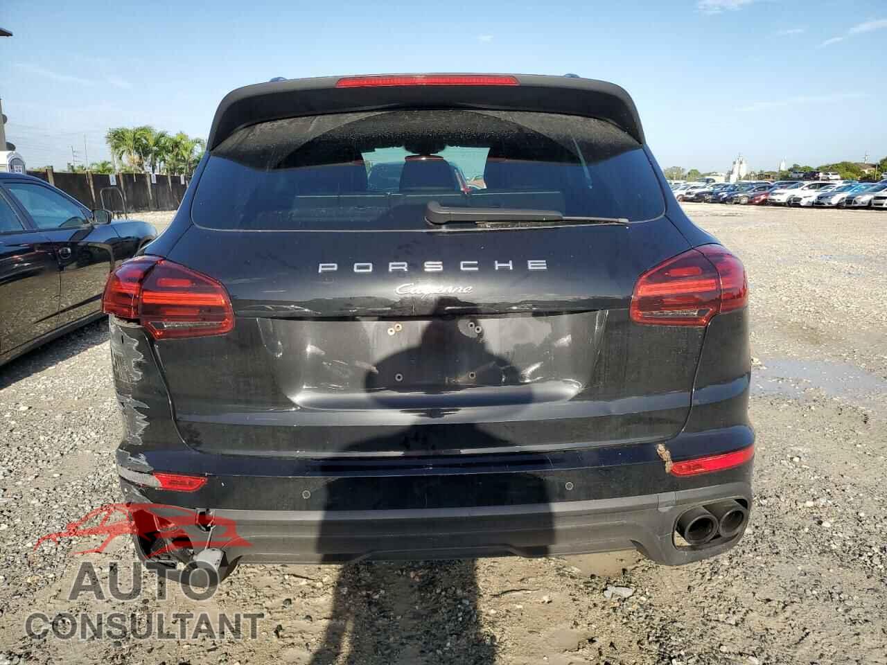 PORSCHE CAYENNE 2017 - WP1AA2A2XHKA85005
